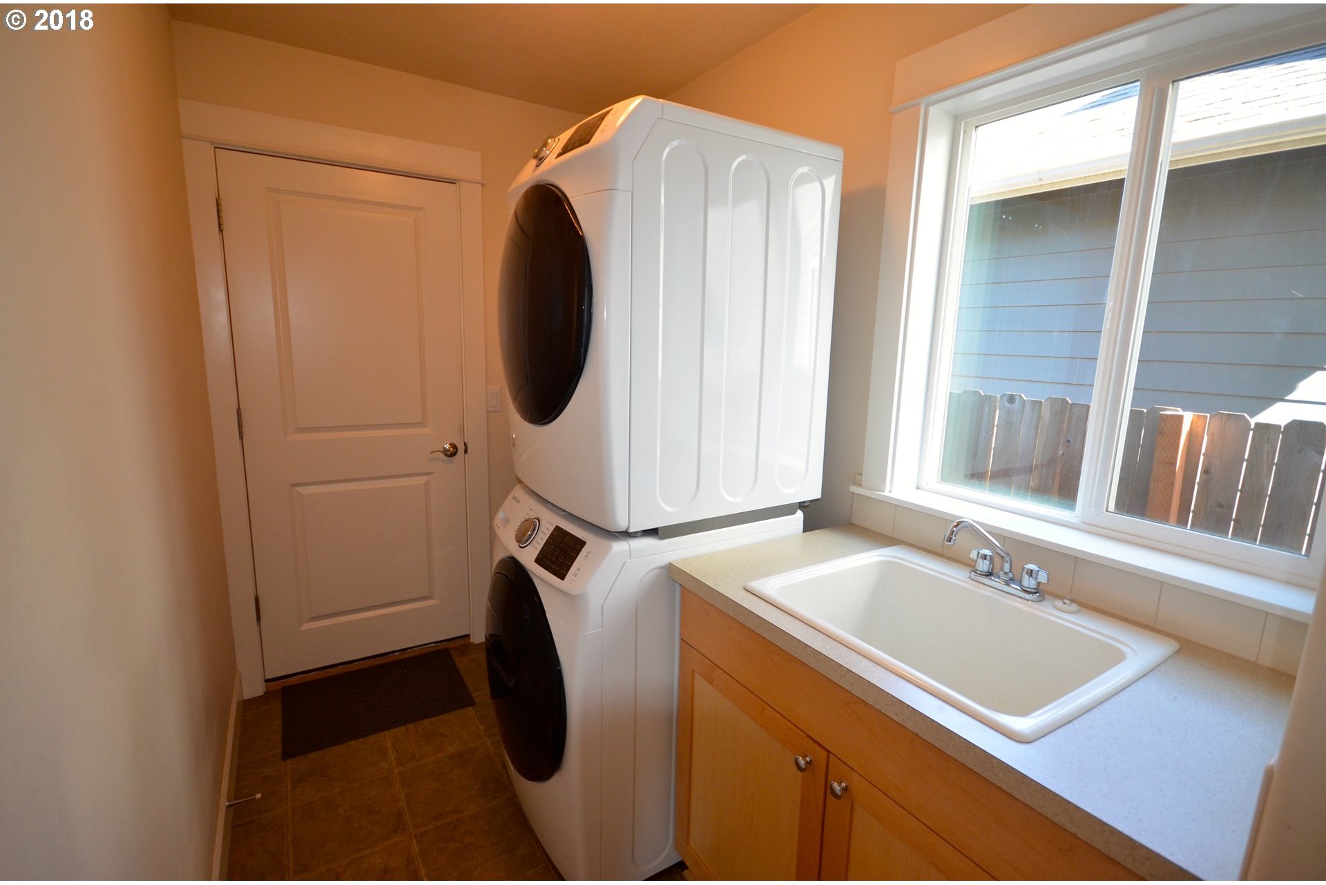 2870 Son-Rise Loop Hood River, OR 97031 - Photo 18 of 20 Gallery Image 18