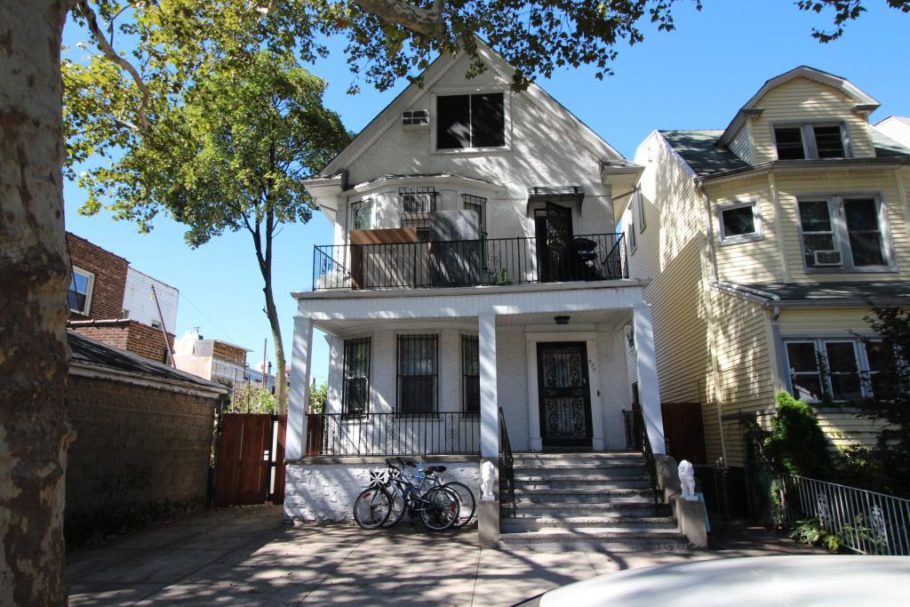 430 E 2nd St, Brooklyn, NY 11218 - Photo 2 of 3