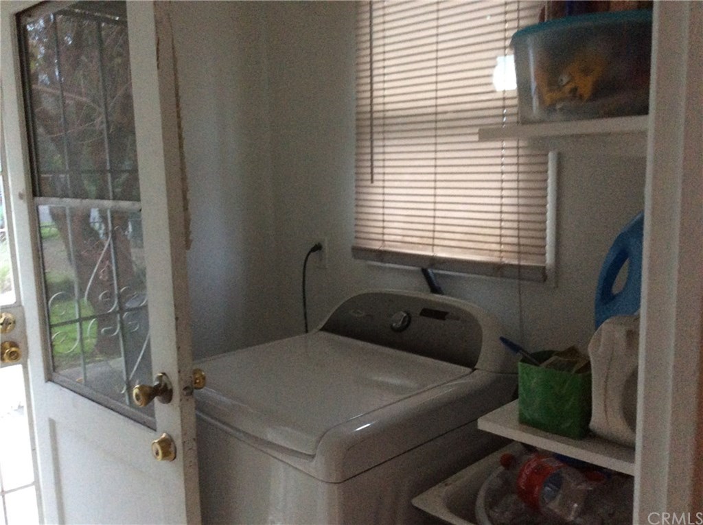 8564 Cole Street Downey, CA 90242 - Photo 10 of 14