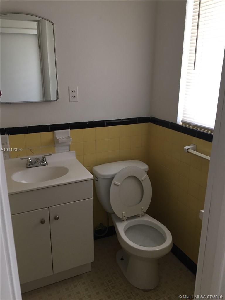 2041 Jackson Street, Unit 3 Hollywood, FL 33020 - Photo 10 of 12