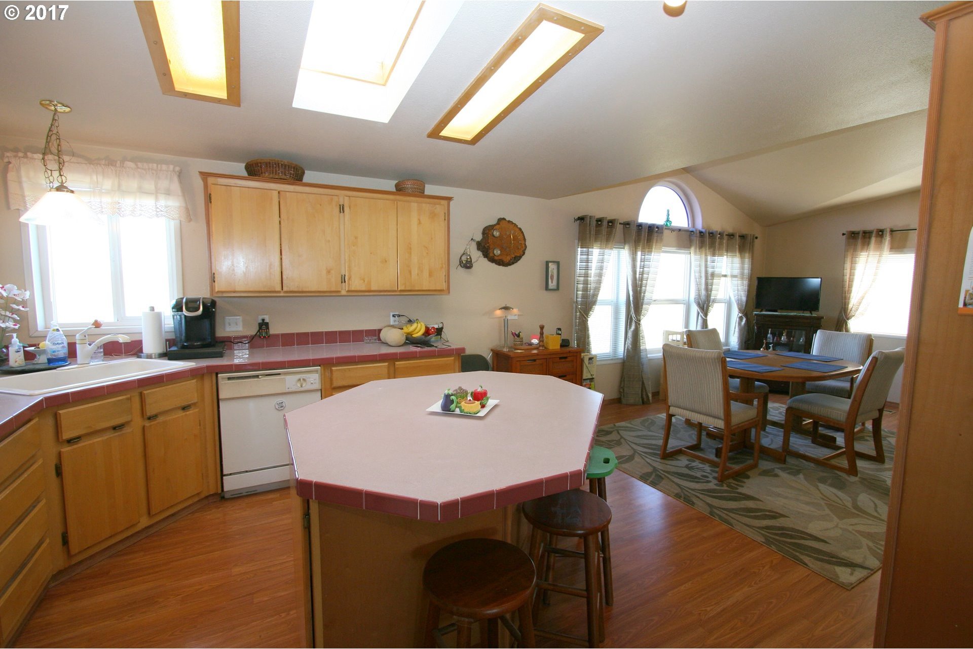 690 Horseshoe Bend Road Centerville, WA 98613 - Photo 11 of 23 Gallery Image 11