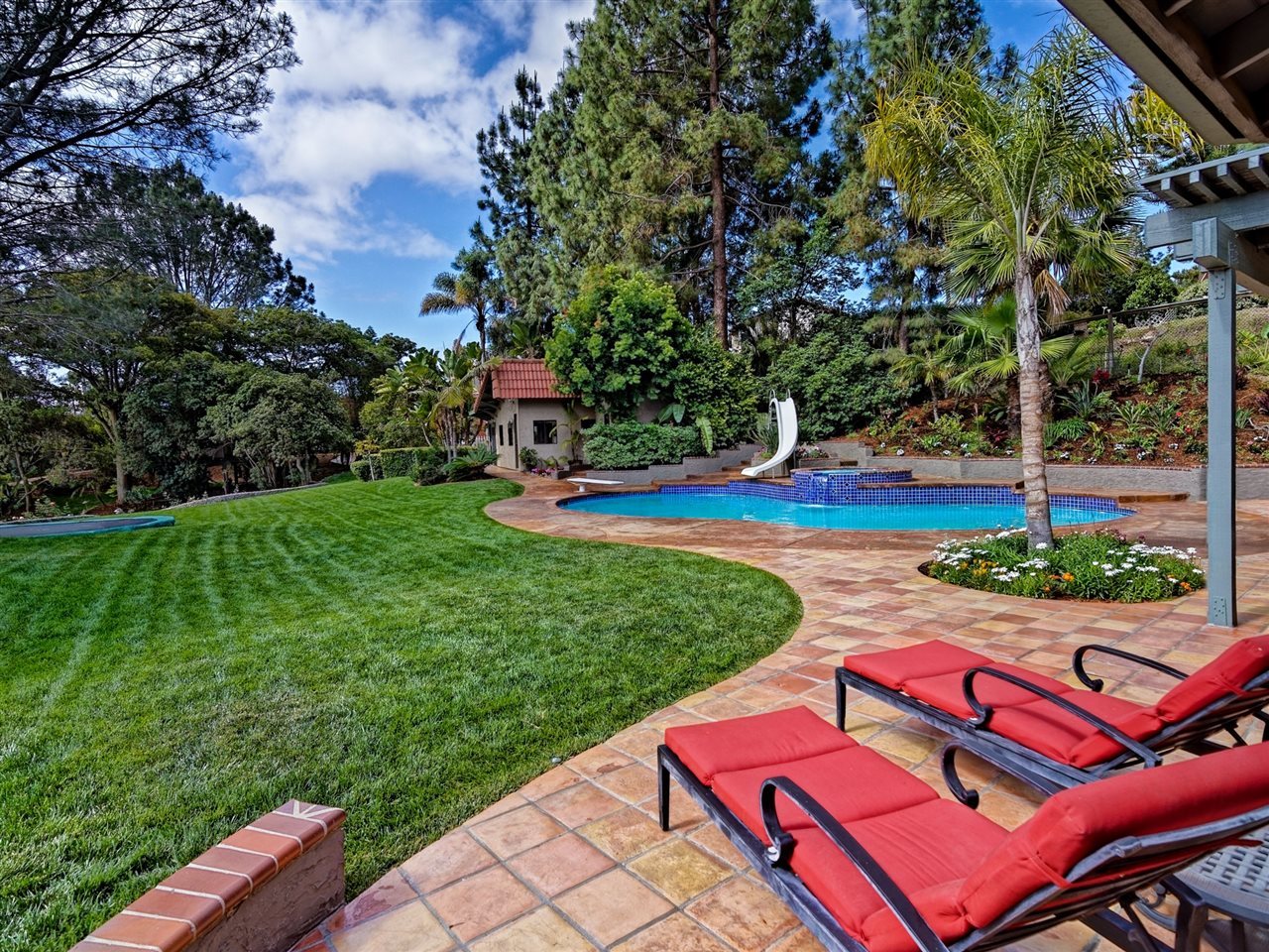 820 Woodside Lane Encinitas, CA 92024 - Photo 2 of 25