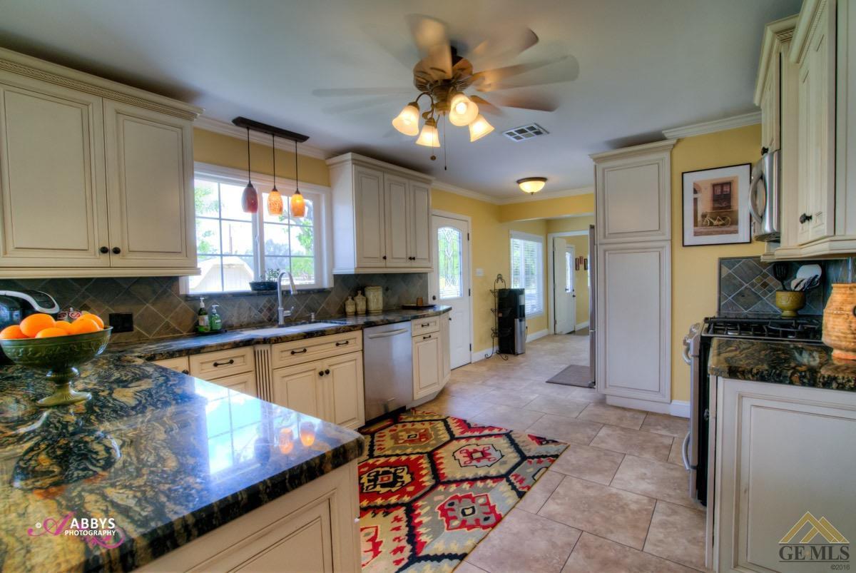 2849 Harmon Road Bakersfield, CA 93307 - Photo 17 of 36