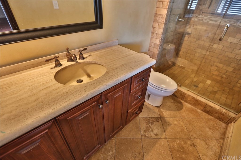 7830 Elden Avenue Whittier, CA 90602 - Photo 27 of 34 Bathroom