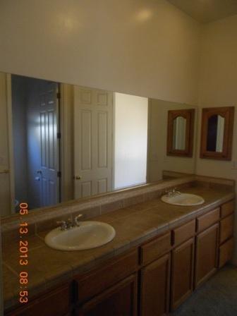 4803 Jackson Ridge Avenue Bakersfield, CA 93313 - Photo 12 of 20 Gallery Image 12