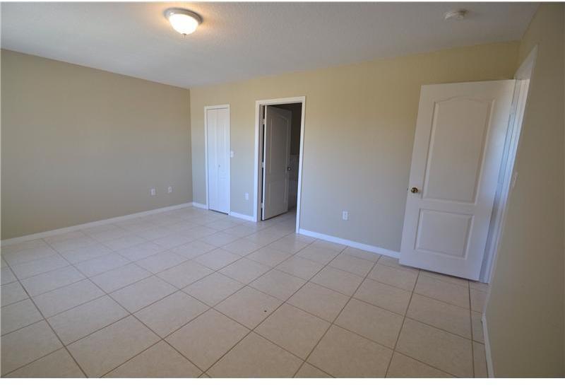 14948 Southwest 60th Street Miami, FL 33193 - Photo 5 of 11