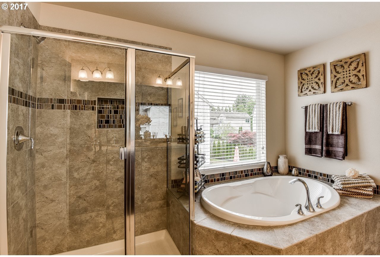 8573 Southwest Schmidt Loop Tigard, OR 97224 - Photo 20 of 29 Gallery Image 20
