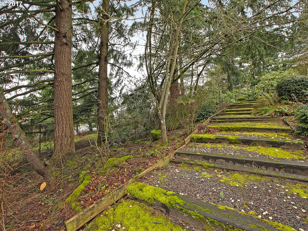 12555 Southwest Beef Bend Road Tigard, OR 97224 - Photo 6 of 25 Gallery Image 6