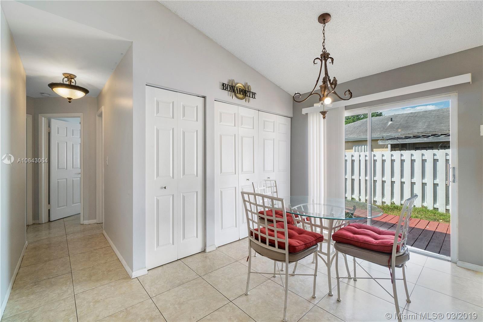 4334 Southwest 72nd Way Davie, FL 33314 - Photo 12 of 23
