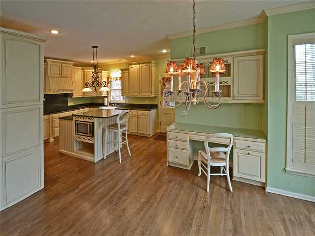 2094 Kirby Road Memphis, TN 38119 - Photo 11 of 22 Gallery Image 11