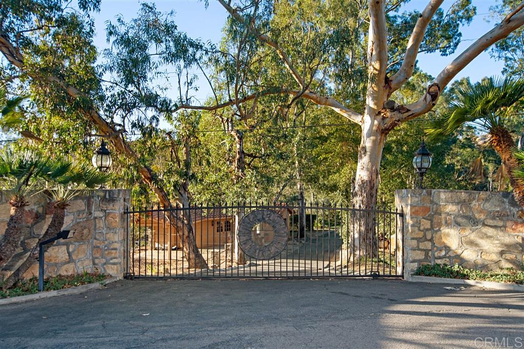 6449 Rainbow Heights Road Fallbrook, CA 92028 - Photo 3 of 25
