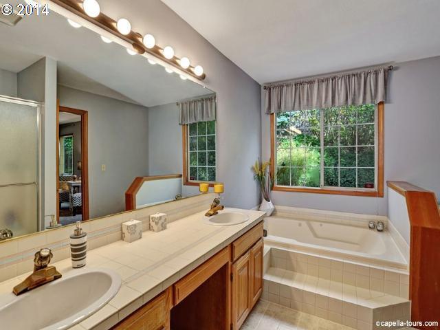 9846 Southwest Dapplegrey Loop Beaverton, OR 97008 - Photo 9 of 16 Gallery Image 9