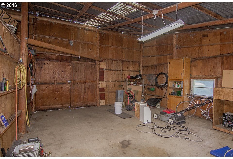 1398 Tenmile Valley Road Tenmile, OR 97481 - Photo 27 of 32 Gallery Image 27