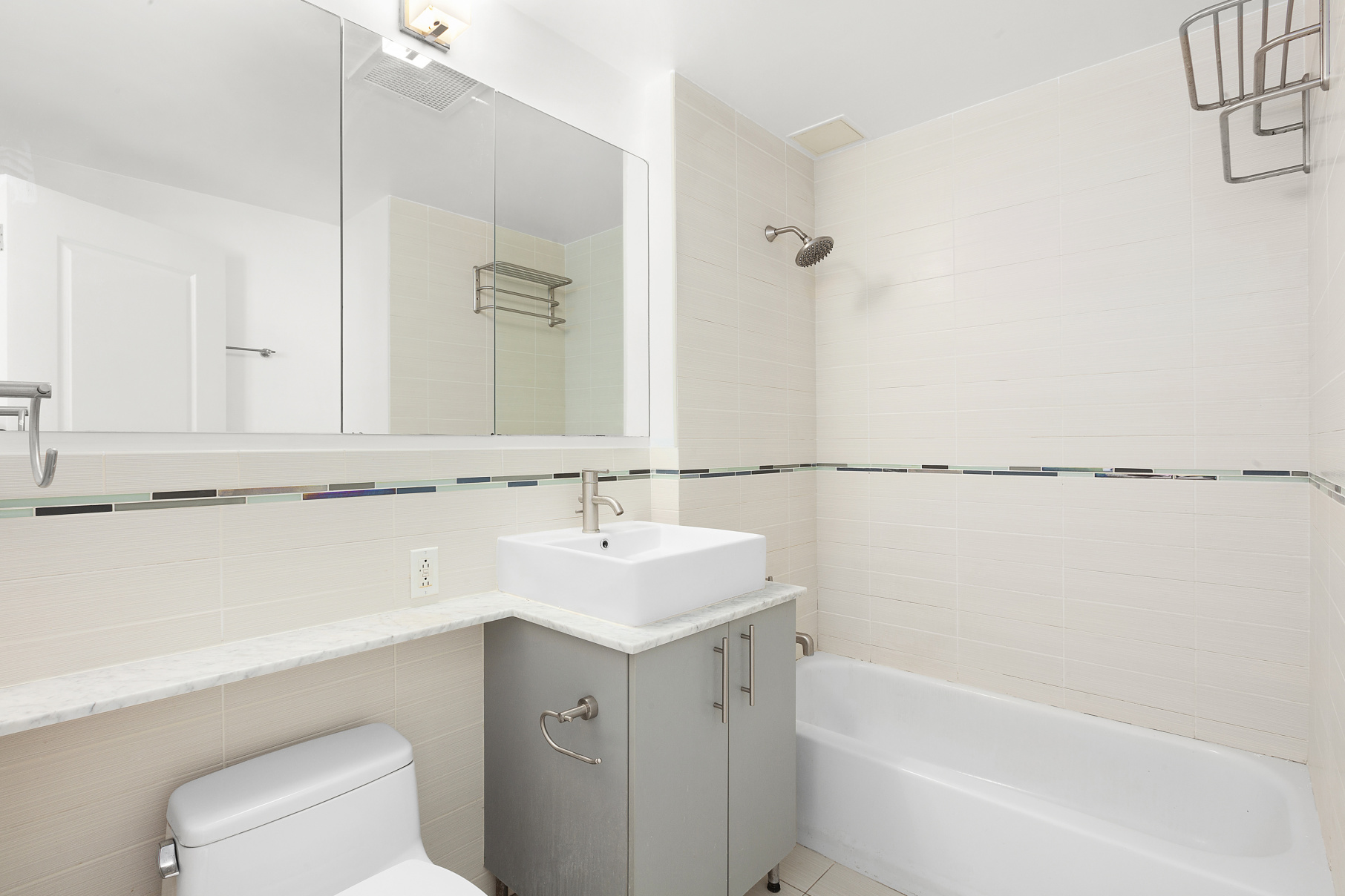 48-15 11th Street, Unit 8A Queens, NY 11101 - Photo 5 of 6