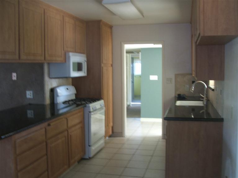 2741 Hempstead Lane Bakersfield, CA 93309 - Photo 4 of 12
