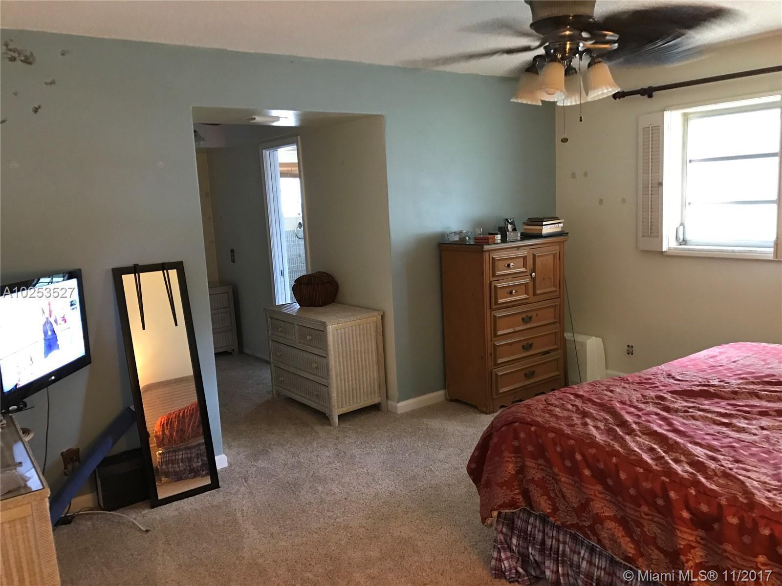 960 Southwest 74th Avenue Plantation, FL 33317 - Photo 8 of 24