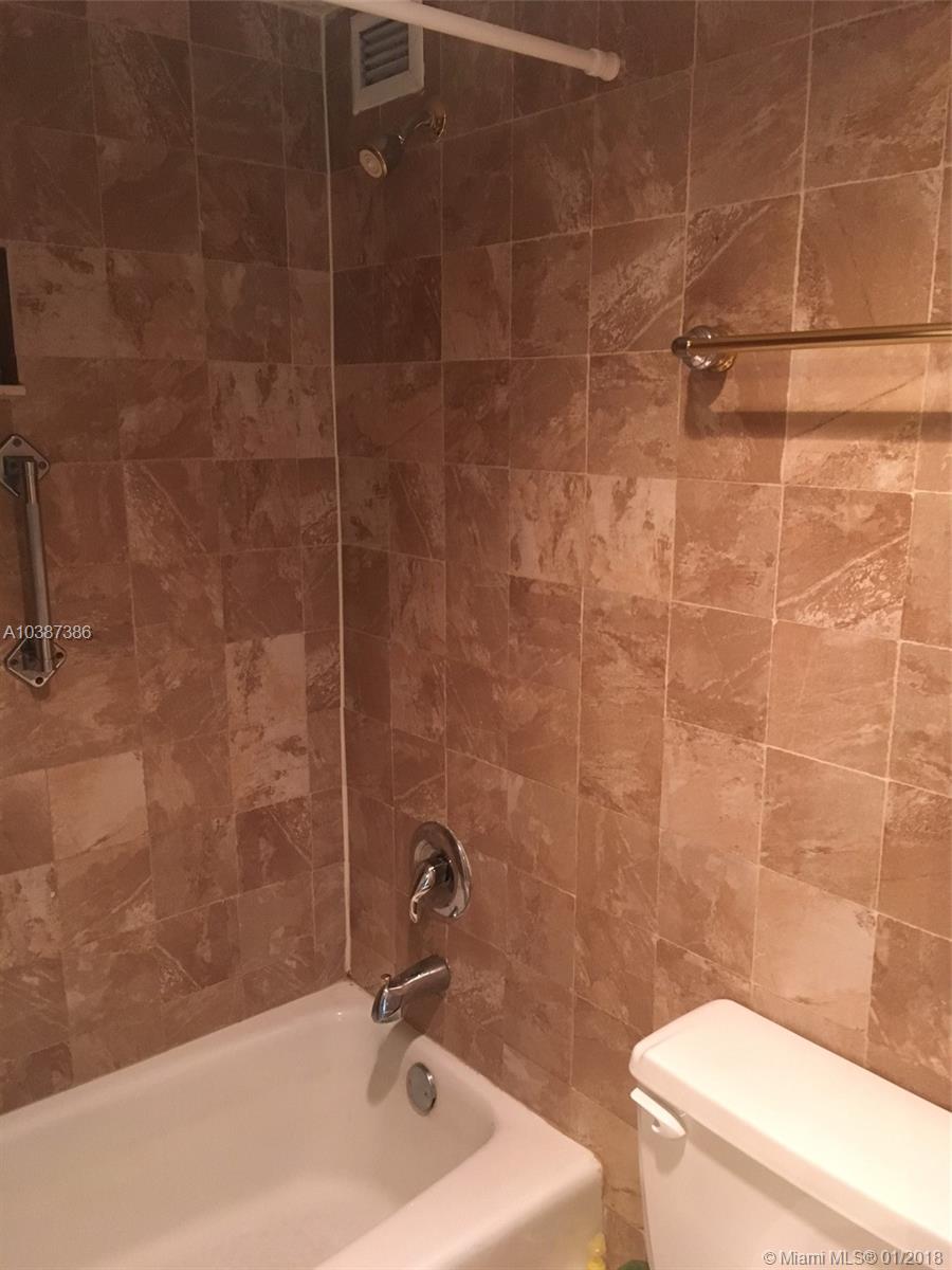11111 Biscayne Boulevard, Unit 5D Miami, FL 33181 - Photo 5 of 15