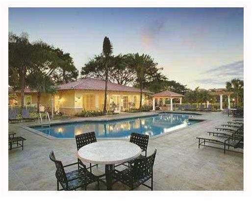 Jacaranda Plantation, FL 33324 - Photo 2 of 14
