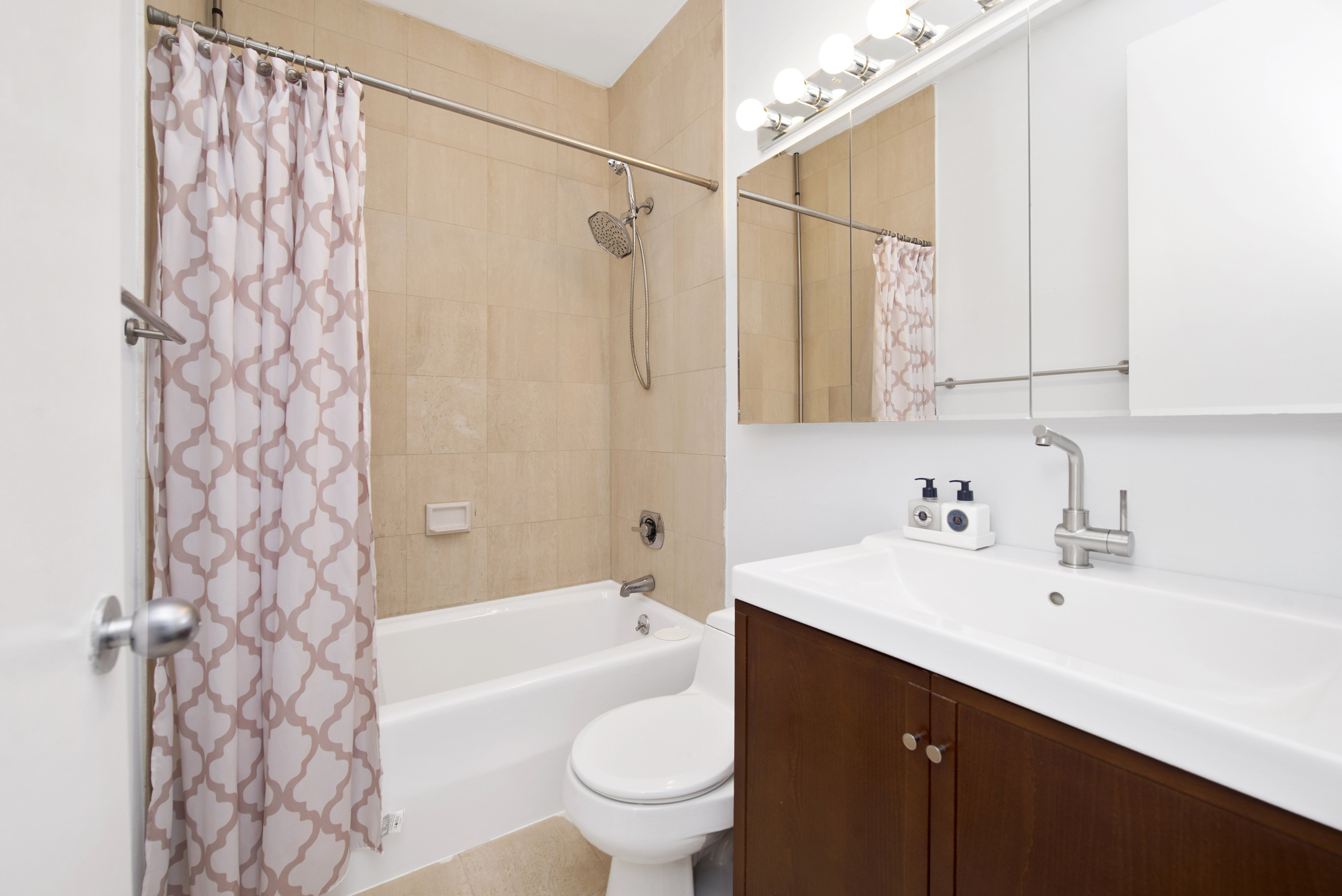 350 Albany Street, Unit 4Q Manhattan, NY 10280 - Photo 5 of 9