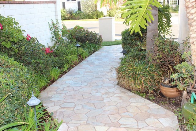 7 Hillsborough Newport Beach, CA 92660 - Photo 26 of 32