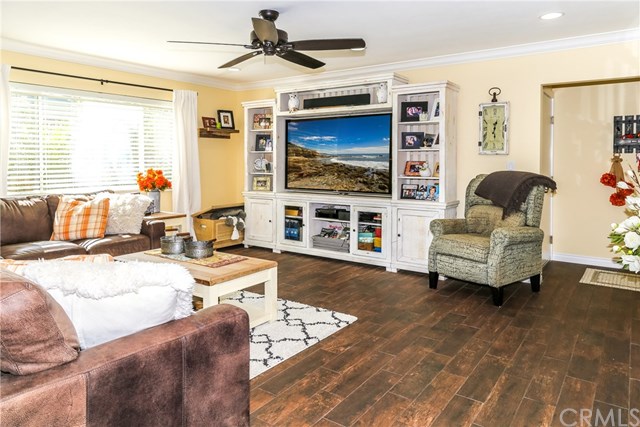 3040 Harding Way Costa Mesa, CA 92626 - Photo 7 of 32