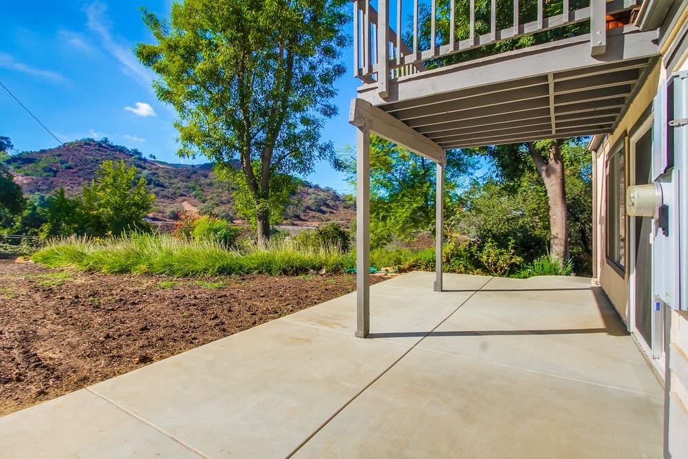 27037 Oakmont Road Valley Center, CA 92082 - Photo 23 of 25