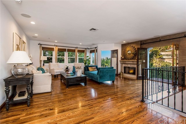 14839 Round Valley Drive Sherman Oaks, CA 91403 - Photo 4 of 43