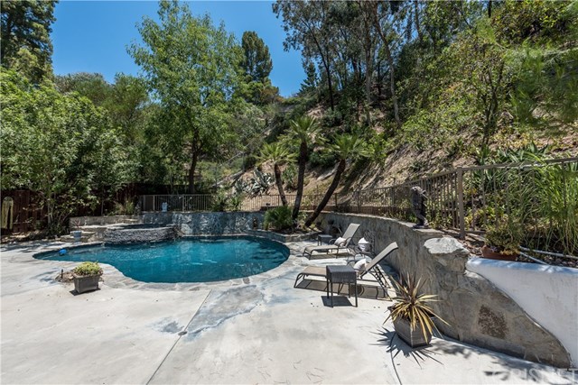 4450 La Barca Drive Tarzana, CA 91356 - Photo 25 of 28