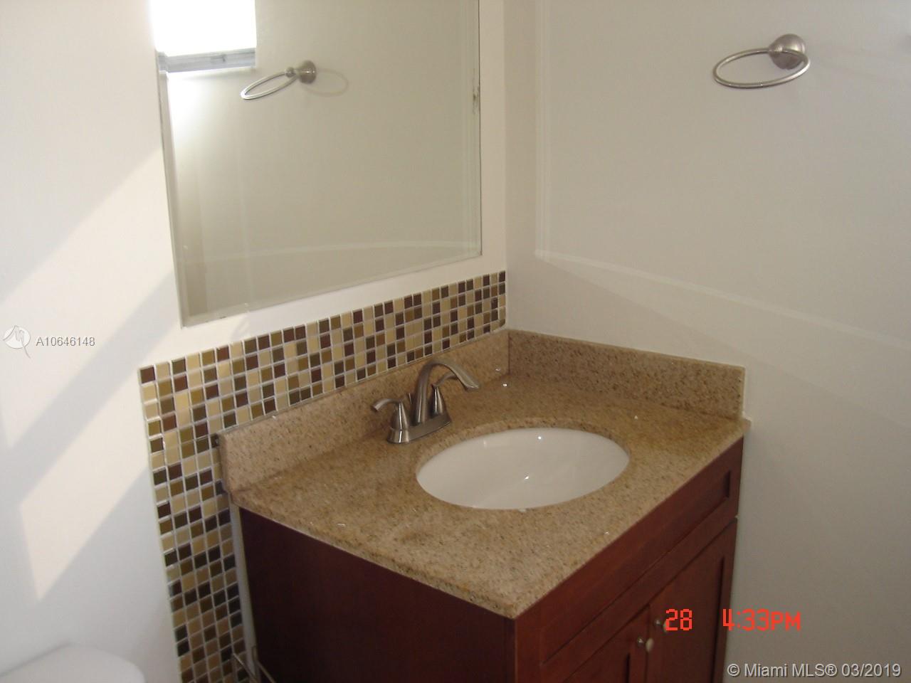 17021 North Bay Road, Unit 914 Sunny Isles Beach, FL 33160 - Photo 14 of 15
