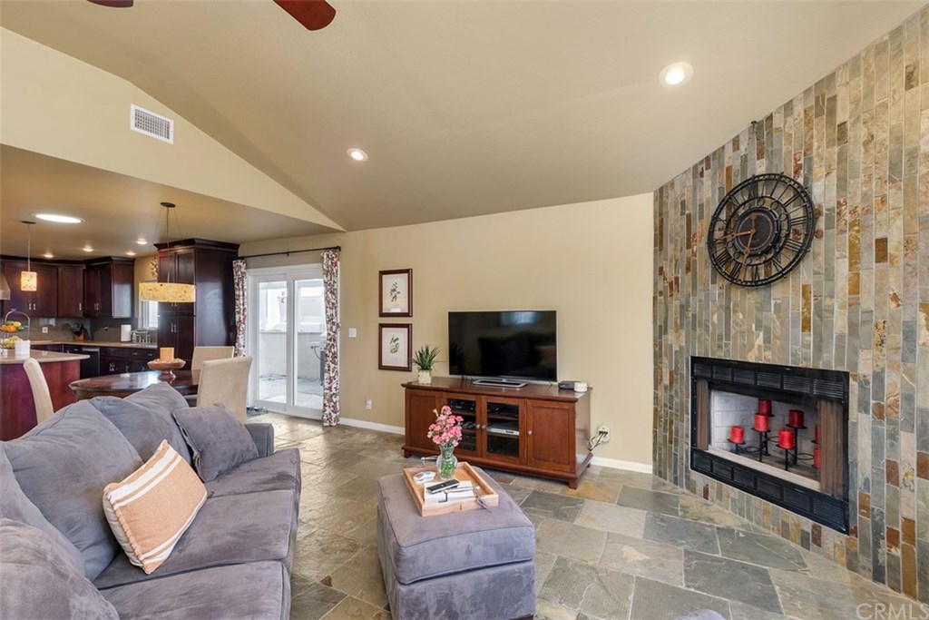 1290 Tamarack Avenue Brea, CA 92821 - Photo 13 of 38