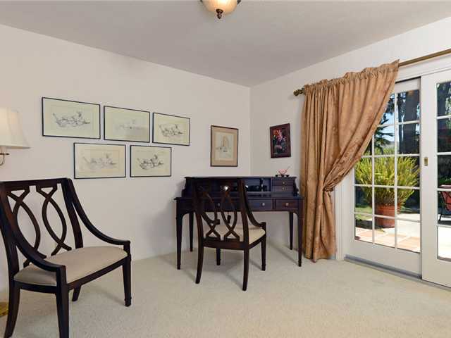 17472 Rancho Del Rio Rancho Santa Fe, CA 92067 - Photo 10 of 17 Entry Level...off Library