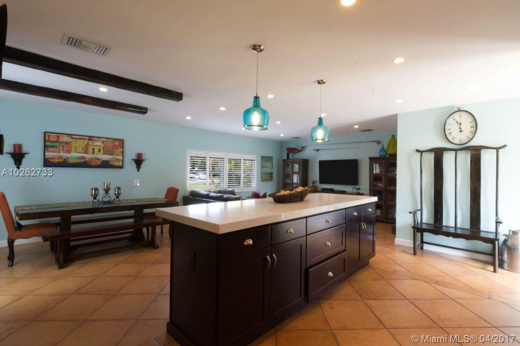 241 Southwest 129th Avenue Miami, FL 33184 - Photo 5 of 18