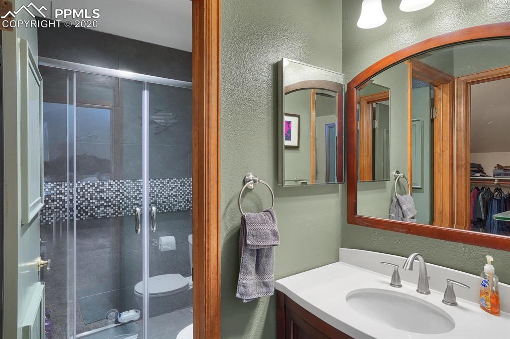 947 Oak Ridge Road Manitou Springs, CO 80829 - Photo 16 of 36