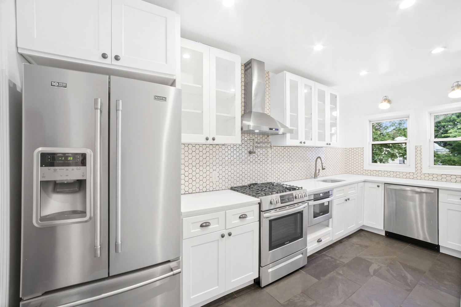 111-30 77th Road, Unit 2A Queens, NY 11375 - Photo 2 of 12