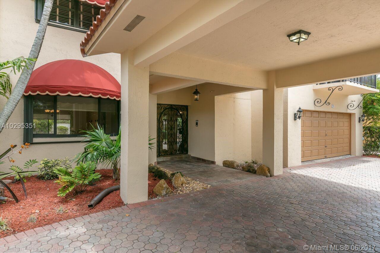 35 Southwest 136th Court Miami, FL 33184 - Photo 4 of 36