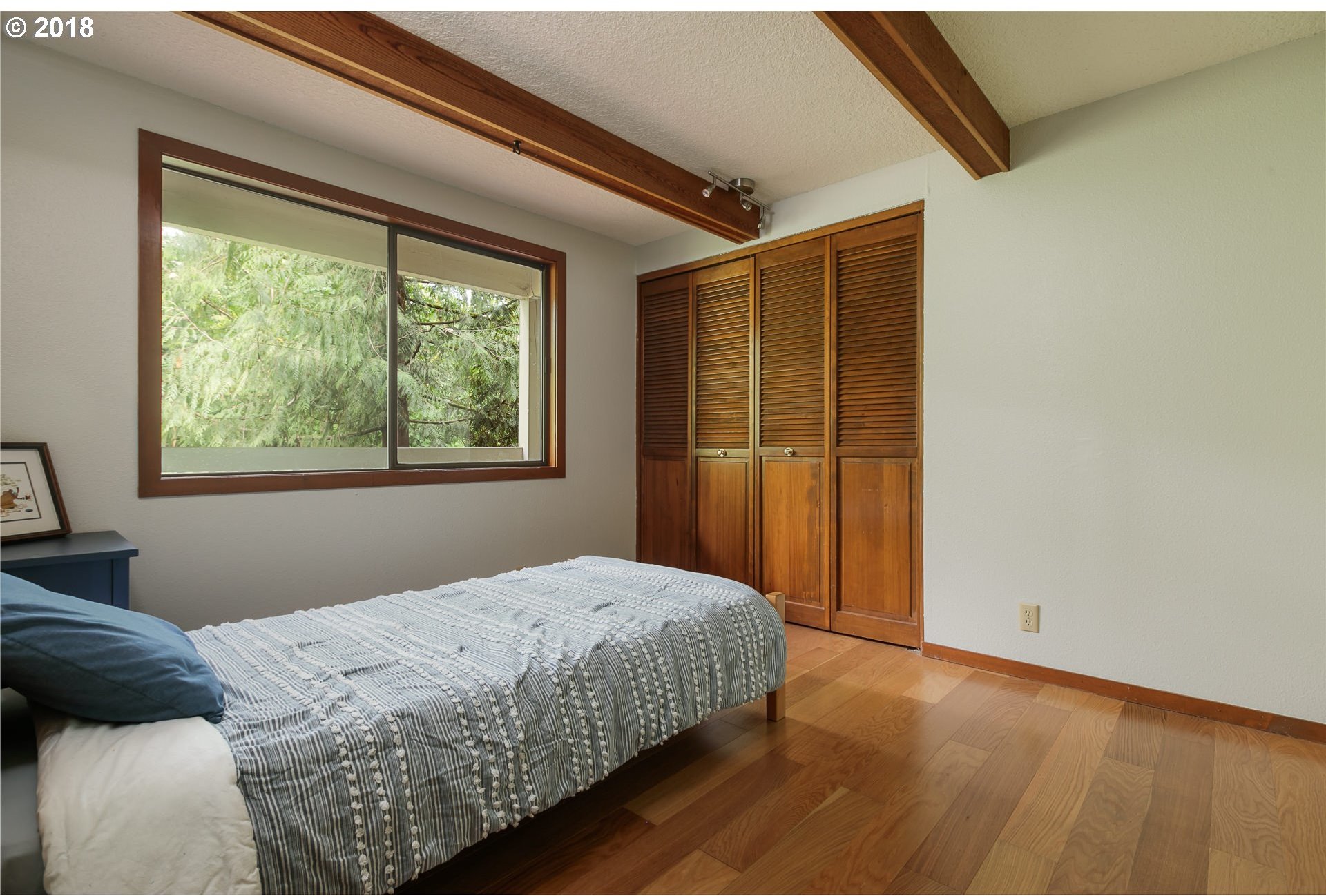 9709 Southwest Quail Post Road Portland, OR 97219 - Photo 19 of 26 Gallery Image 19