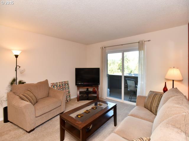 5005 Southwest Mitchell Street Portland, OR 97221 - Photo 3 of 16