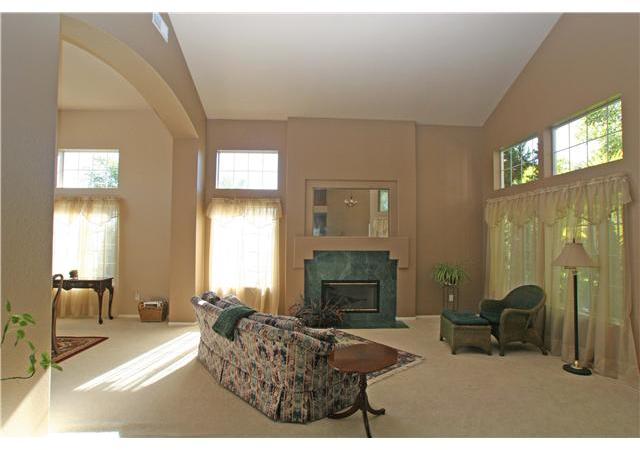2060 Ridgecrest Place Escondido, CA 92029 - Photo 12 of 21 Gallery Image 12