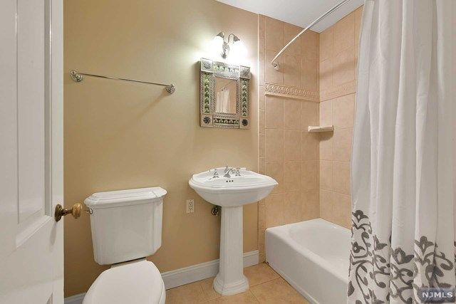 177 Bellair Road Ridgewood, NJ 07450 - Photo 11 of 24