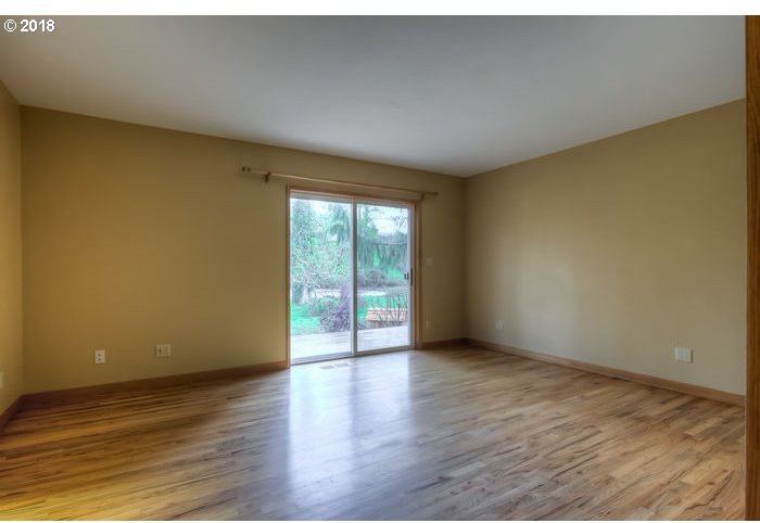 17535 South Abiqua Road Northeast Silverton, OR 97381 - Photo 13 of 32 Gallery Image 13