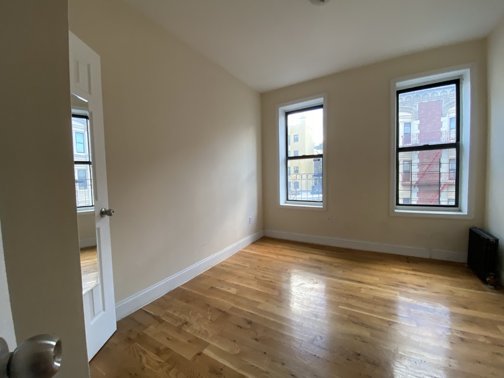 573 West 159th Street, Unit 19 Manhattan, NY 10032 - Photo 2 of 6
