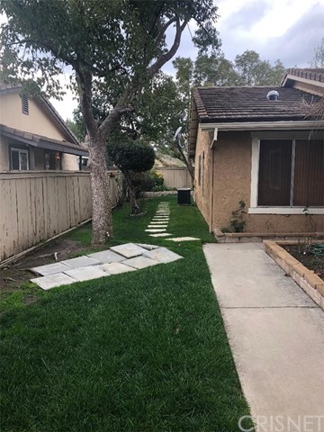 25657 Almendra Drive Valencia, CA 91355 - Photo 2 of 17