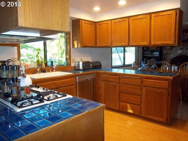 1447 Southwest 14th Street Gresham, OR 97080 - Photo 4 of 16 Gallery Image 4