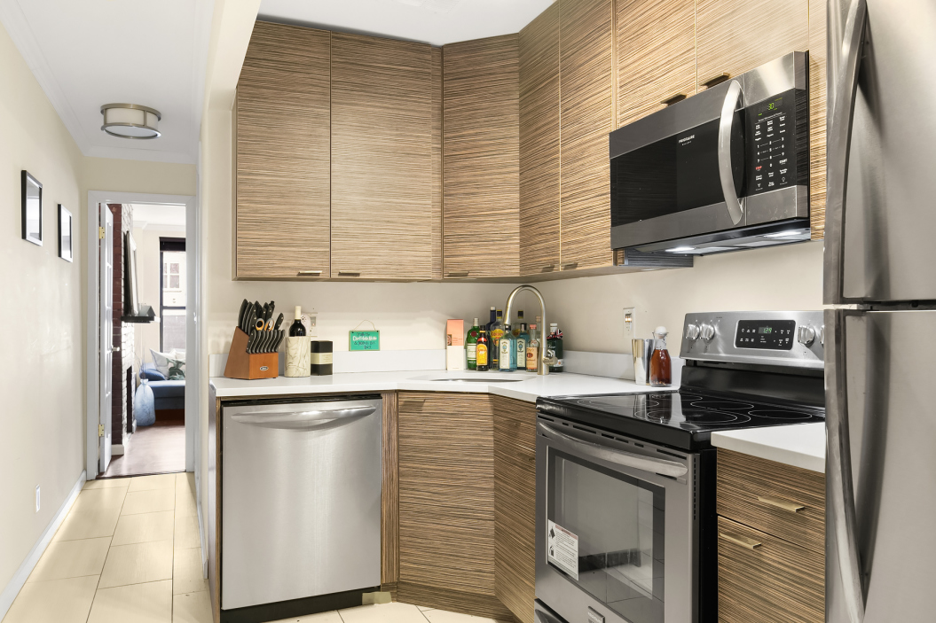 252 Elizabeth Street, Unit 1 Manhattan, NY 10012 - Photo 2 of 4