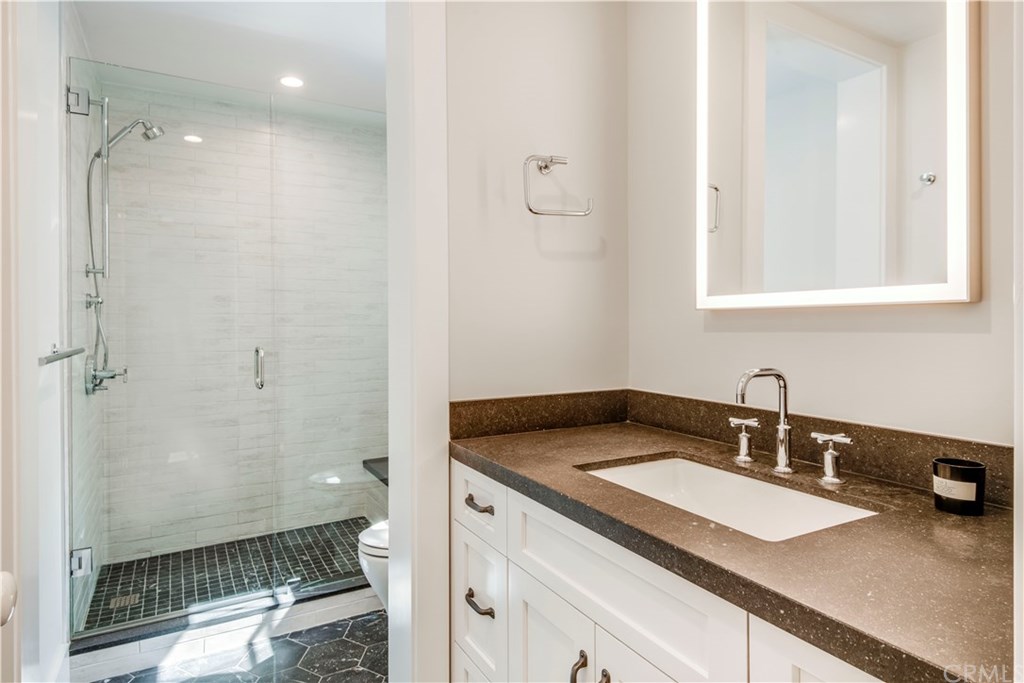 424 1st Street Manhattan Beach, CA 90266 - Photo 33 of 38