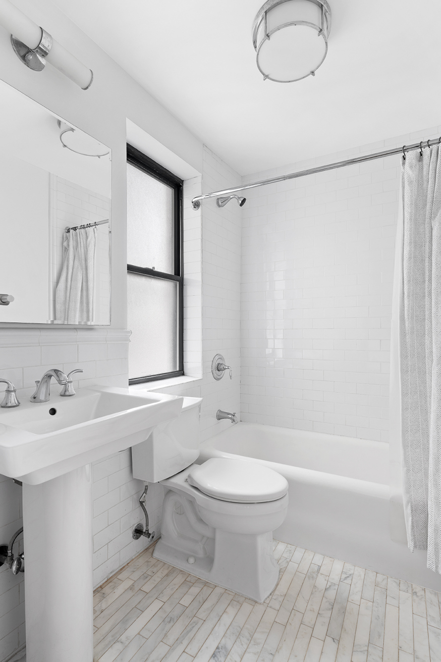 175 West 93rd Street, Unit 10E Manhattan, NY 10025 - Photo 6 of 7