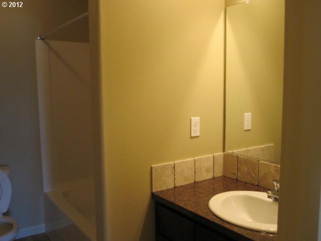 2118 Southeast Barnes Road Gresham, OR 97080 - Photo 9 of 15 Gallery Image 9