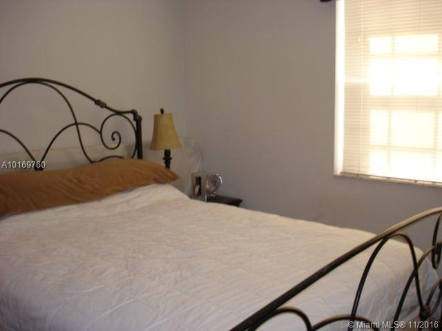 5500 Southwest 190th Avenue Southwest Ranches, FL 33332 - Photo 9 of 31 Gallery Image 9