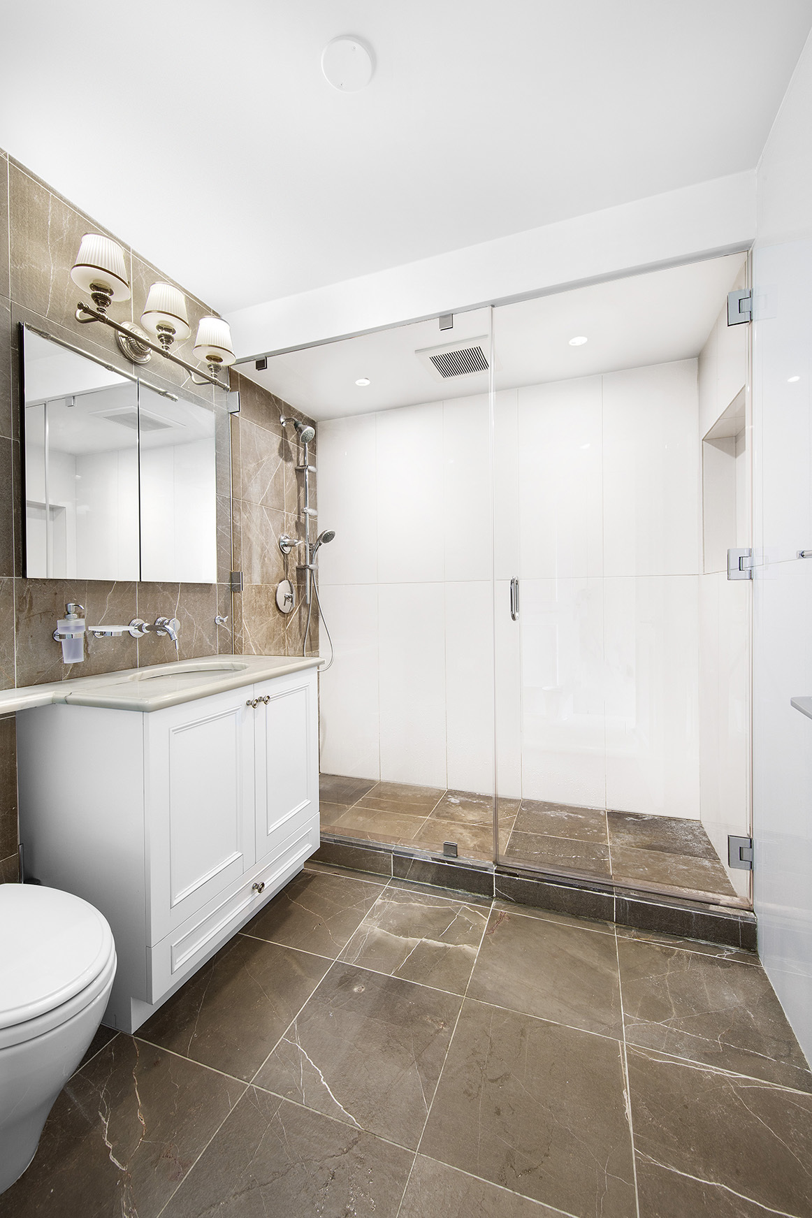 11 5th Avenue, Unit 20L Manhattan, NY 10003 - Photo 6 of 9