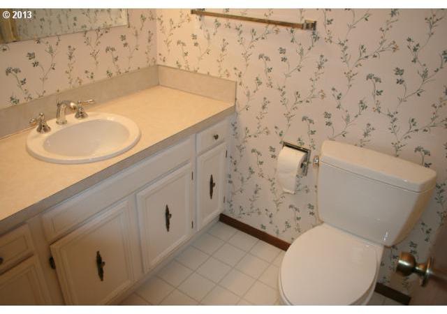 11325 Southwest Cardinal Terrace Beaverton, OR 97008 - Photo 5 of 16 Gallery Image 5